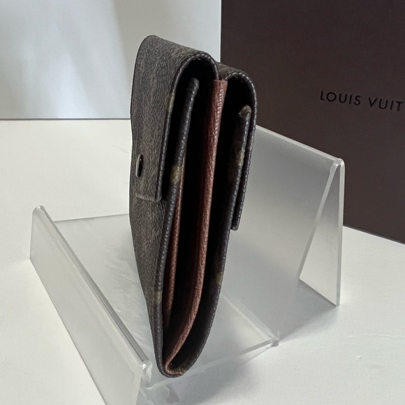 Authentic Louis Vuitton monogram compact wallet - Picture 6 of 7